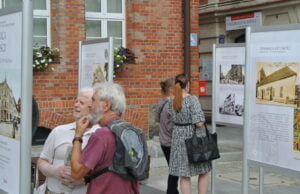 Nowa wystawa przed ratuszem