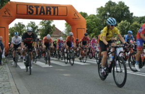 Kolarze tłumnie odwiedzili Szczecinek