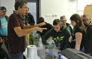 Dzieci i młodzież poznają tajniki akwarystyki