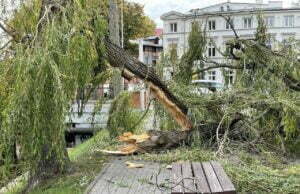 Wichura przechodzi nad regionem
