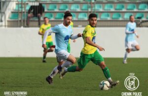 Chemik wygrywa o włos