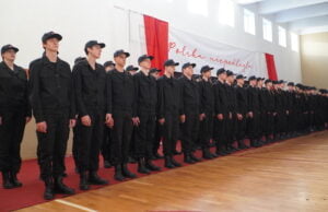 Ślubowanie uczniów klas mundurowych w ZS nr 6