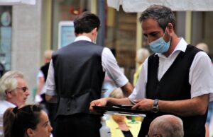 Od dziś obowiązują nowe obostrzenia sanitarne