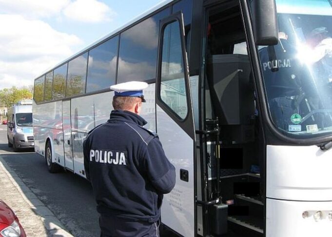 Poproś Policję o sprawdzenie autokaru