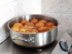 Najlepszy z marmoladą i pudrem?