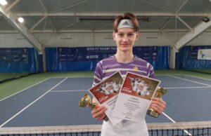 Gabriel Łosiewicz udanie żegna się z halą