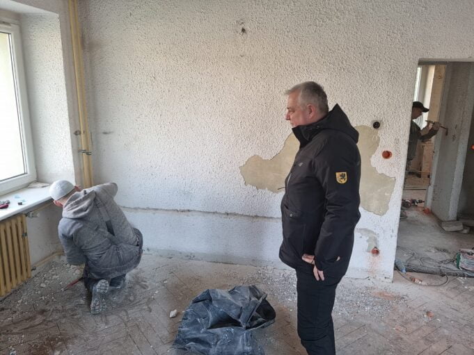 Miasto remontuje mieszkania dla uchodźców