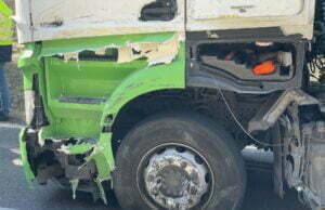 Kolizja dwóch ciężarówek na DK20