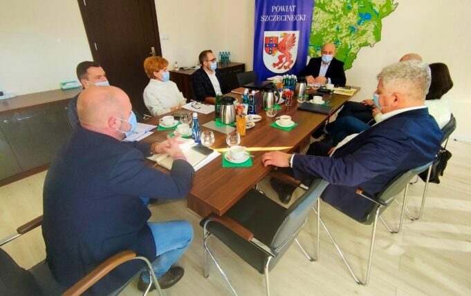Uchodźcy z objawami będą testowani