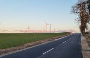 Droga prowadząca z Ostrowąsów do DW171 po remoncie