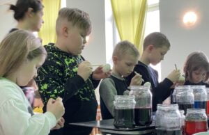 Warsztaty pisankowe w SAPiK-u