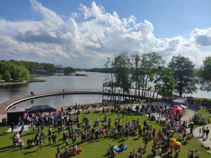 Miasto zyska kolejne AED. Przekazanie na niedzielnym pikniku