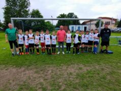 Powiat zakupił trykoty młodym piłkarzom