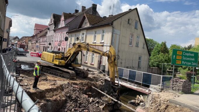 Remont mostu w Barwicach