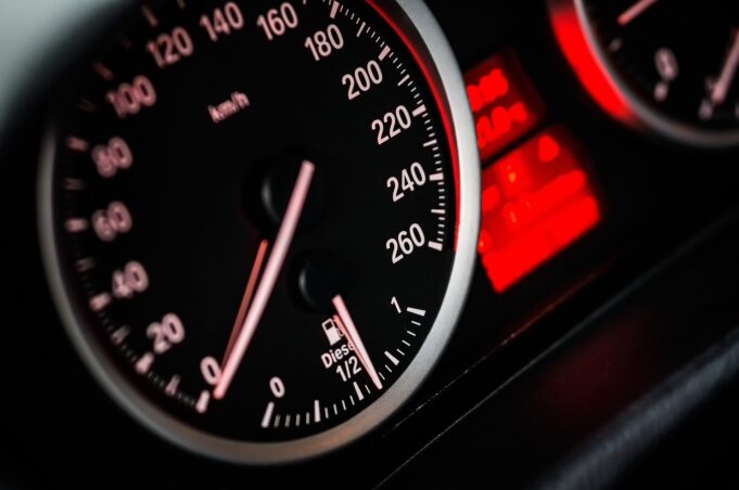 Ponad 120 km/h w terenie zabudowanym