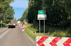 W Piaskach powstaje chodnik