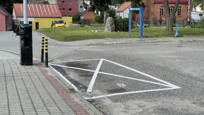 Biały Bór z ładowarką samochodową