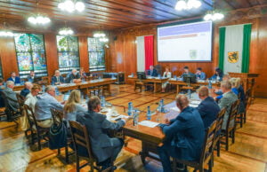 Podwyżka podatków, audyt energetyczny oraz wyróżnienie