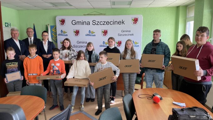 Komputery dla dzieci i młodzieży z gminy Szczecinek