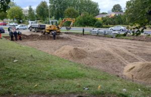 Ruszyła rozbudowa cmentarnego parkingu