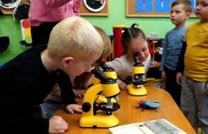 Dzieci z Makusia poznają świat owadów