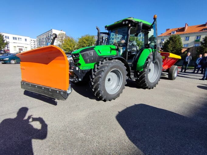 Nowy traktor dla Powiatowego Zarządu Dróg