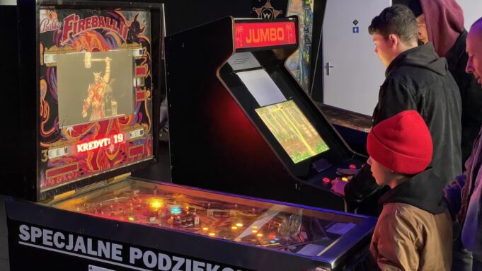 Retro Granie w Kinie Wolność
