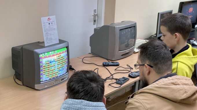 Retro Granie w Kinie Wolność