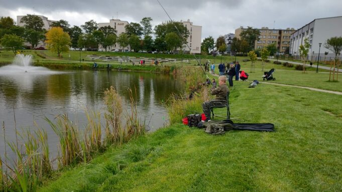 Wędkarze na jeziorku Kopernika