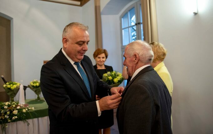 Ośmiokrotne złote gody