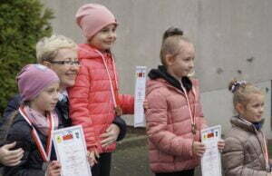 Dzieci w Barwicach świętowały biegając