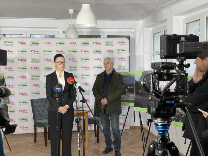Podpisanie umowy na remont Hubertusa