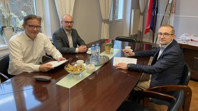 Grzmiąca również stawia na LED-y