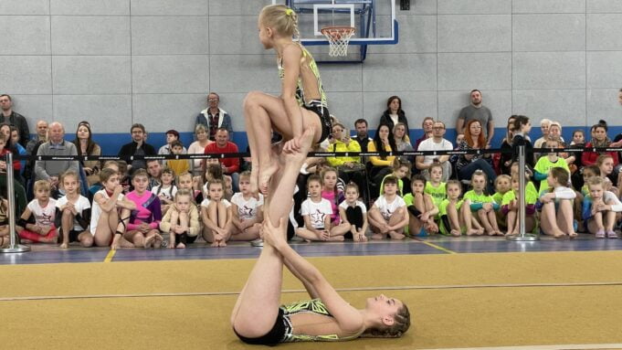 Mikołajkowe zawody Akrofitnessu