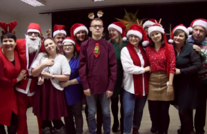 Niesłyszący kolędują i ślą życzenia