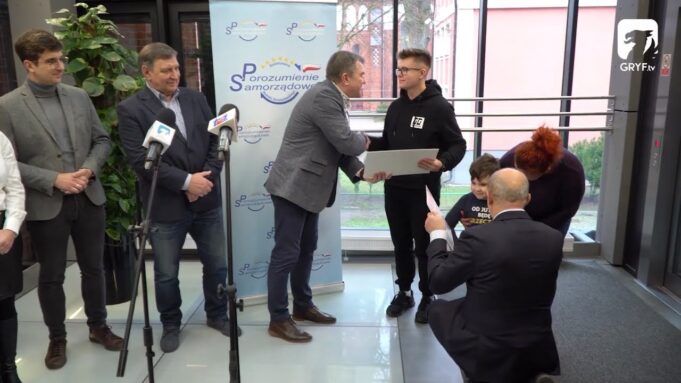 Porozumienie Samorządowe przekazało środki Jasiowi i Filipowi