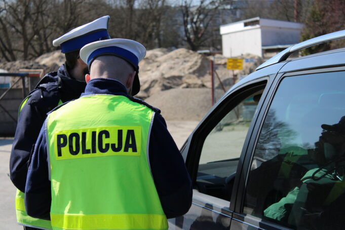 Bez prawka, ale za to z zakazami i skierowaniem do więzienia