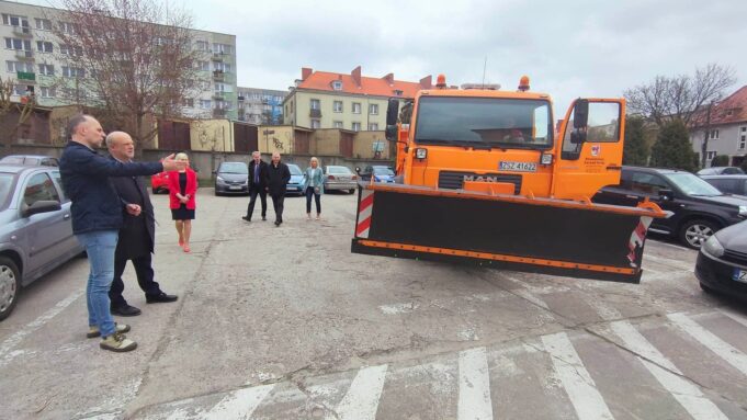 Nowy pojazd do zimowego utrzymania dróg