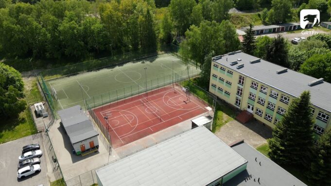 Zadaszenie boiska przy Ekonomie