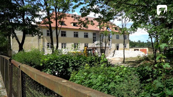 Prace budowlane przy Powiatowym Centrum Sportu