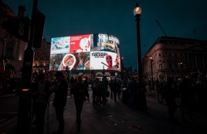 Początki reklamy: od starożytności do renesansu