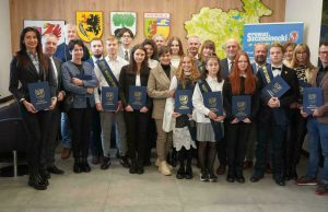 Stypendia i nagrody starosty przyznane