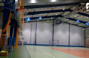 Hala sportowa w Grzmiącej z nowym oświetleniem