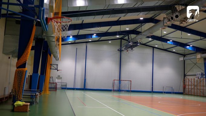 Hala sportowa w Grzmiącej z nowym oświetleniem