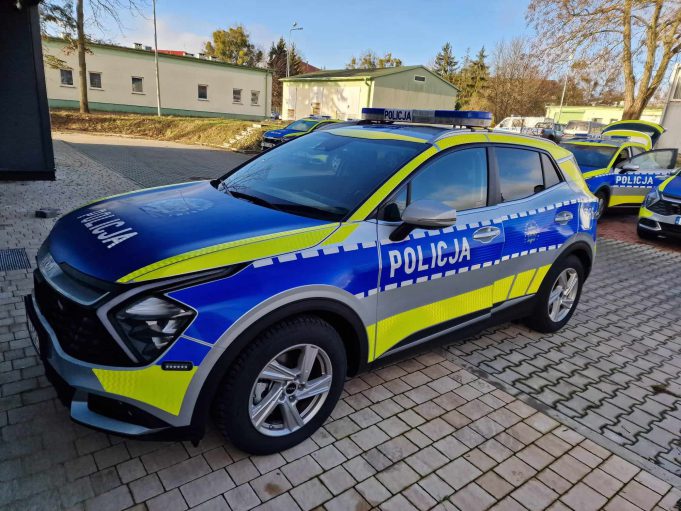 Nowy radiowóz dla borneńskich policjantów