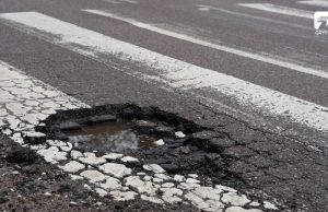 Pozimowe łatanie dziur w Szczecinku