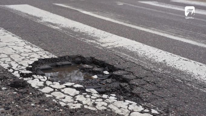 Pozimowe łatanie dziur w Szczecinku