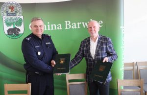 Plecaki ratownicze trafiły do barwickich policjantów