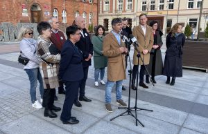 Komitet Douglasa z poparciem Trzeciej Drogi