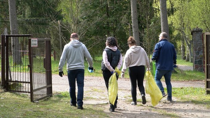 Myślę, więc nie śmiecę – akcja sprzątania Białego Boru